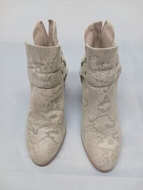 BC Footwear Earth-tone Snakeskin Design Ankle Bootie l Size: 7.5